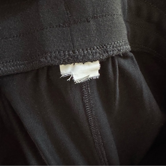 Fabletics Black Jogger Sweatpants with Pockets Athleisure Loungewear Yoga Small - Picture 4 of 4